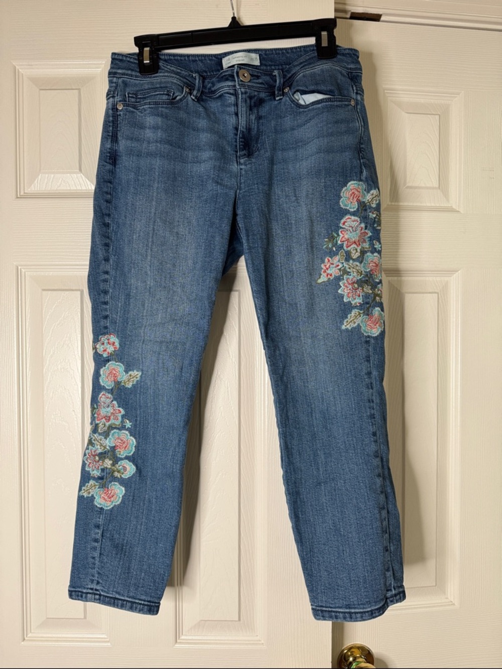 J Jill Women's Embroidered Floral cropped jeans size 8